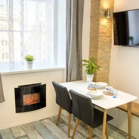 Tobacna Blue Apartment *